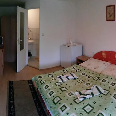 Zeleny Dom Affittacamere 2*